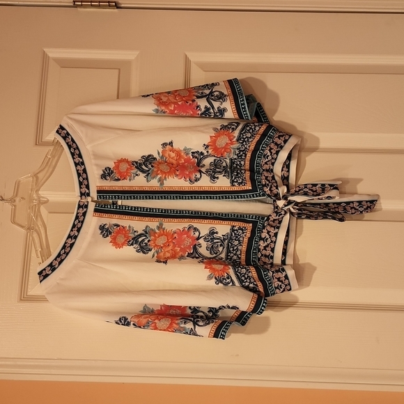 Top - Picture 2 of 3